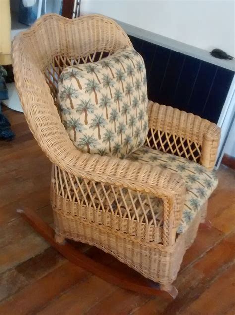 They are made of seagrass, using a very elegant braid. Rattan Sofa and Rocking Chair for sale - Ambergris Caye ...