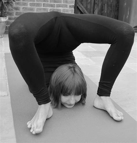 contortion bw thought brick
