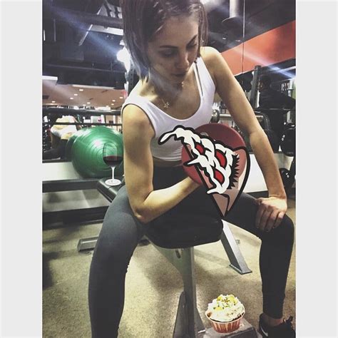 Willa Holland Got Cheeky And Posted Food Stickers On Her Gym Selfie