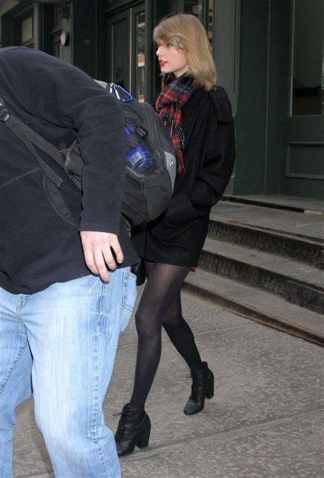 Taylor Swift Wore A Scarf In New York 20140325