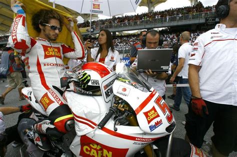 Marco Simoncelli Death Photos Marco Simoncelli Killed In Accident At