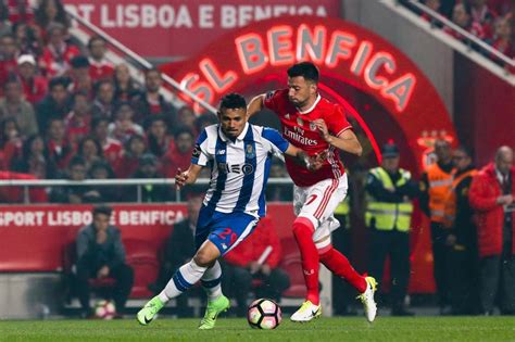 The page also provides an insight on each outcome scenarios, like for example if fc porto win the game, or if benfica win the game, or if the match ends in a draw. O Clássico : BENFICA vs FC PORTO - 25 AOÛT 2019 ou 09 ...