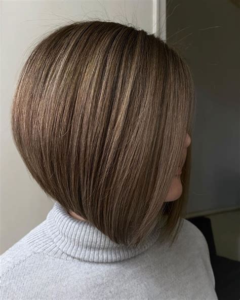 Modern Inverted Bob Haircuts Women Are Getting Now
