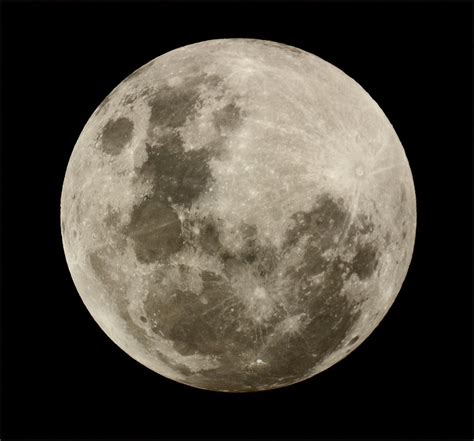 Maybe you would like to learn more about one of these? Shapes in nature: Full moon. | The full moon about 90 ...