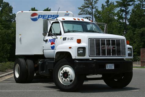 File2008 08 04 Gmc 7500 Pepsi Truck Parked At Cvs Wikimedia Commons