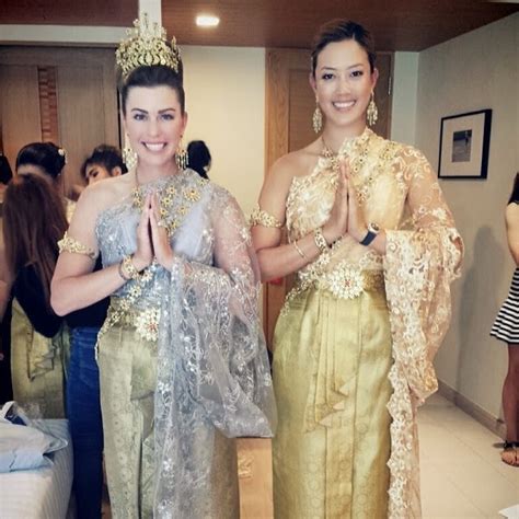 golf babes going glam or traditional at the honda lpga thailand welcome day