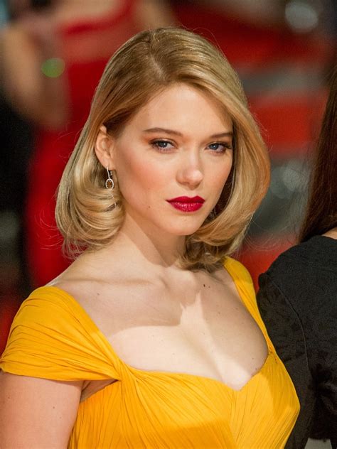 Léa Seydoux Puts A French Twist On Red Carpet Glamour Vogue