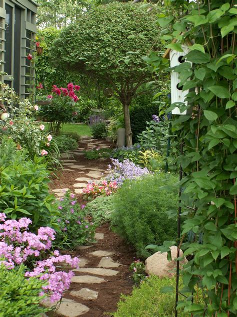 Love How It Winds Garden Pathway Garden Landscaping Landscaping
