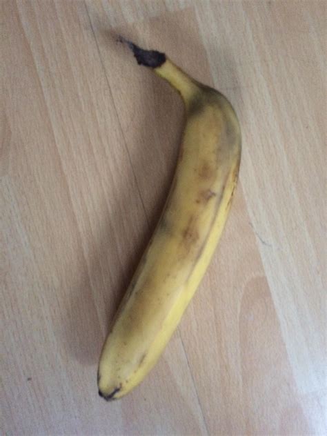 This Almost Completely Straight Banana Rmildlyinteresting