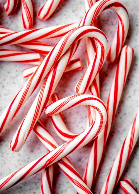 Download Candy Canes White With Red Stripes Wallpaper