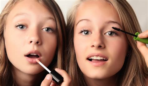 Jak Powinna Malować Się Nastolatka Pierwszy Makijaż Magazyn Voguee