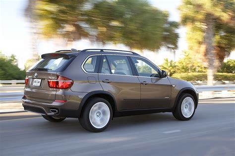 Use our side by side comparison to help you make a decision. BMW X5 (E70) - 2010, 2011, 2012, 2013, 2014 - autoevolution