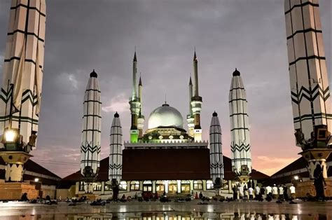 Menyusuri Pesona 5 Masjid Terkenal Di Jawa Tengah Untuk Wisata Religi
