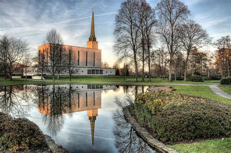 It shares land borders with wales to its west and scotland to its north. New temple presidents and matrons called to serve in London, Honduras, South Africa, Panama and ...