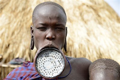 Mursi Woman With Lip Plate Mursi Pictures Ethiopia In Global Geography