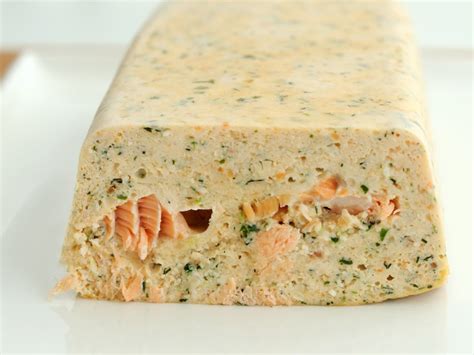 C'est vraiment très bon et rafraîchissant comme entrée. Terrine de saumon rapide : Recette de Terrine de saumon rapide - Marmiton