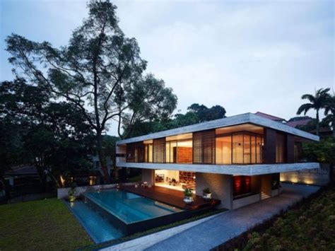 Planning and building a feng shui house should follow feng shui house layout designs and basic feng shui rules that allow for good chi energy flow. Feng Shui House in Singapore by ONG&ONG