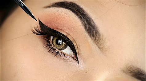 Eyeliner Tutorial For Beginners Basic Eyeliner Tips And Tricks For