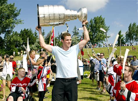 Tyler Seguin Hoists The Stanley Cup In His Hometown Of Brampton Ont