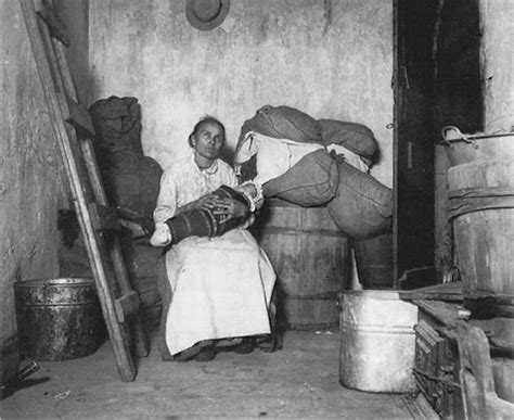 20 Amazing Photographs That Show Italian Immigrants Living Conditions