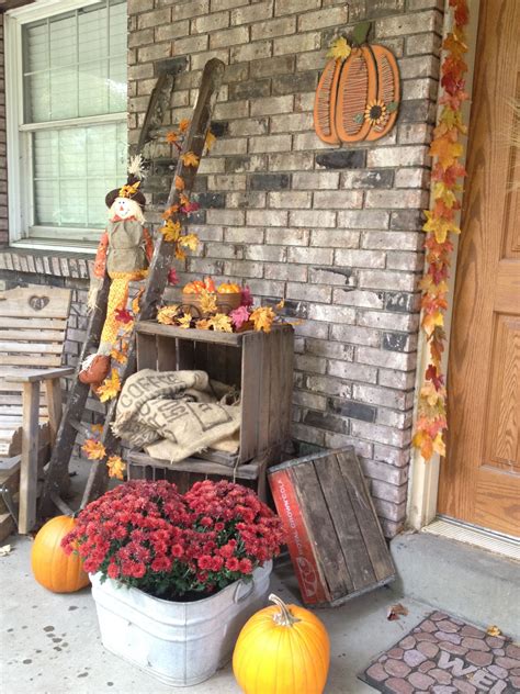 Fall Front Porch Decor Ideas Using Crates