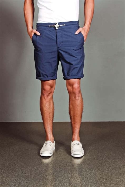 Cool Stylish Bermuda Shorts Outfits For Men This Season Casual