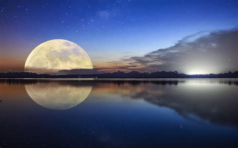 Big Moon Reflection In The Lake Wonderful Mirror Effect
