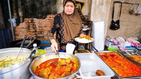 This is a halal food restaurant with outdoor bamboo seating in phetchaburi 7 alley in krung thep maha nakhon area. Halal Thai Street Food in Bangkok - AMAZING THAI CURRY and ...