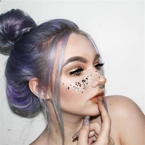 9 Ways Glitter Freckles Can Actually Enhance Your Beauty Routine Diy