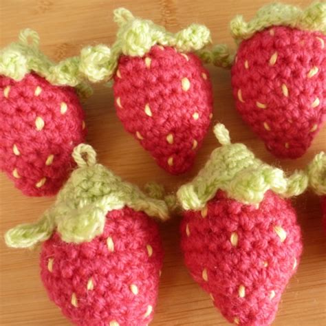 Free Crochet Strawberry Pattern With Photo Tutorial Feltmagnet