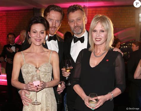 Дэ́миэн уо́ткин лью́ис — британский актёр и продюсер. Damien Lewis et sa femme Helen McCrory, Hugh Dennis et ...