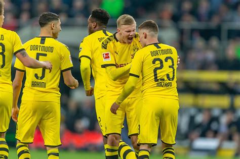 Click to load more posts. Jogadores do Borussia Dortmund reduzem salário para ajudar o clube na crise do coronavírus ...