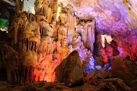 Xyber Bites 10 Most Beautiful Caves Of The World