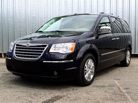 2010 Chrysler Town And Country Limited Cnet