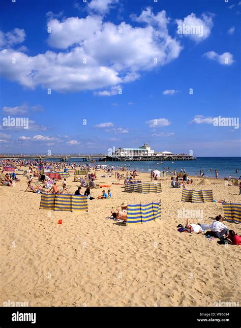 Crowded Beach England Hi Res Stock Photography And Images Alamy