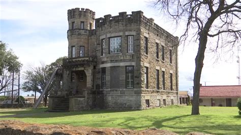 ‘fixer Upper Couple Buys Historic Castle In Texas Nbc 5 Dallas Fort