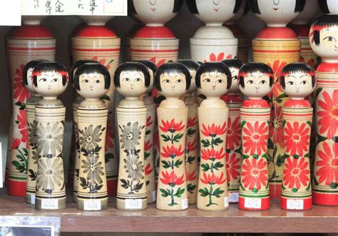 kokeshi doll