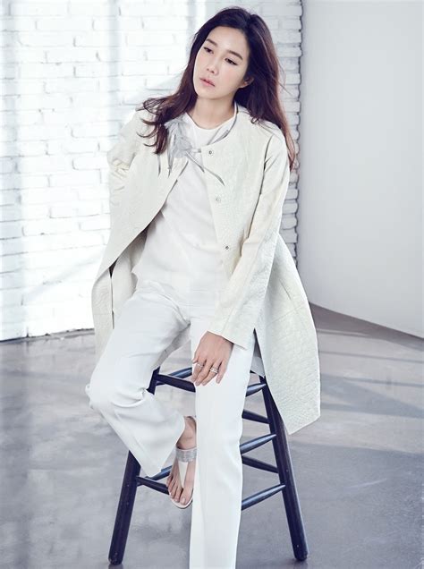In december 2008 she debuted as a singer with the release of the digital single love virus. Lee Ji Ah