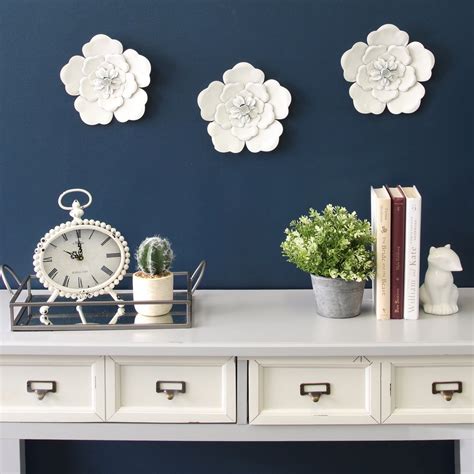 Bedroom wall decor ideas will help you to stylize a bedroom that will be a welcome sight after a hard day's you are at:home»bedroom»25+ classy bedroom wall decor ideas to style up your space. Stratton Home Decor White Metal Wall Flowers (Set of 3)