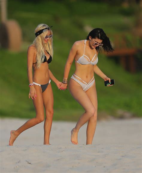 Kylie Jenner Una Vez Más En Un Atrevido Bikini El Hit