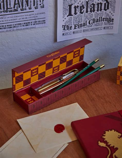 Harry Potter Gryffindor Magnetic Pencil Box Book Summary And Video