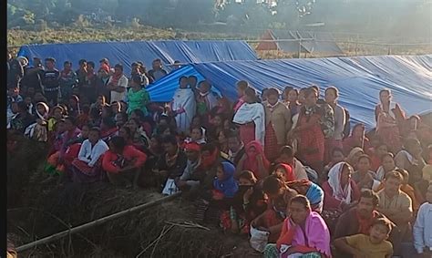 Assam Flood Hit Villagers Of Laika Dodhia Set Up Relief Camps Near Dc Office Sentinelassam