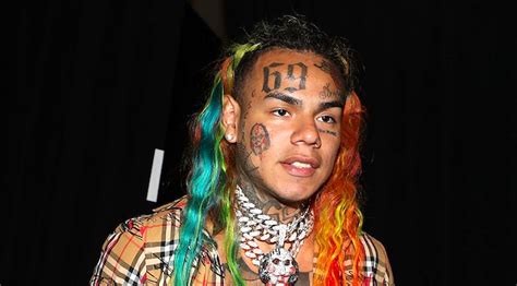 Yg Went After Tekashi 69 With A Stop Snitching Sign At Coachella