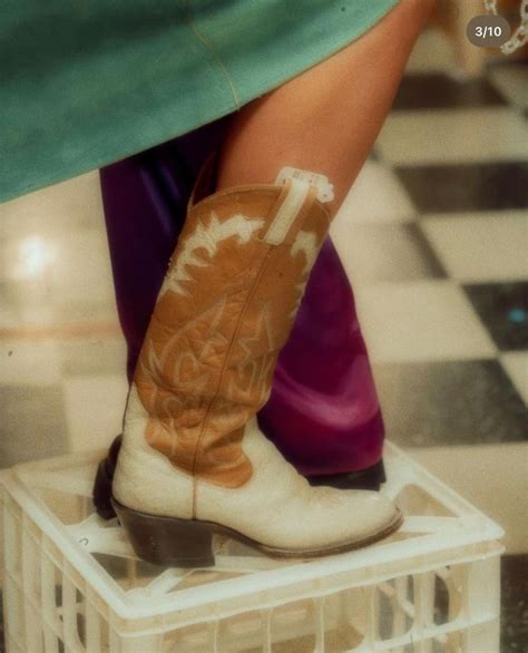 Pin By Jessica Govea On Krnl Tik Tok Post Cowboy Boots Cowboy Boots