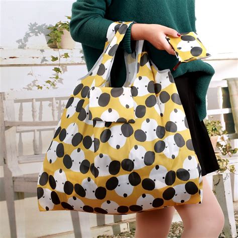 Bicycle bags exist in different shapes and sizes. 2020 的 Cute Lady Foldable Recycle Bag Eco Reusable ping ...