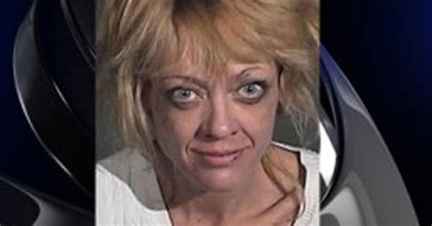 That 70s Show Star Lisa Robin Kelly Arrested Cbs News
