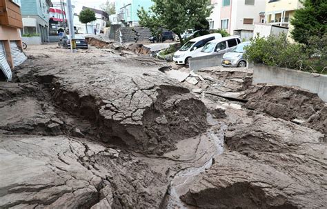 Tremblement De Terre Au Japon Aujourd Hui - Séisme au Japon: les secouristes entament une course contre la montre