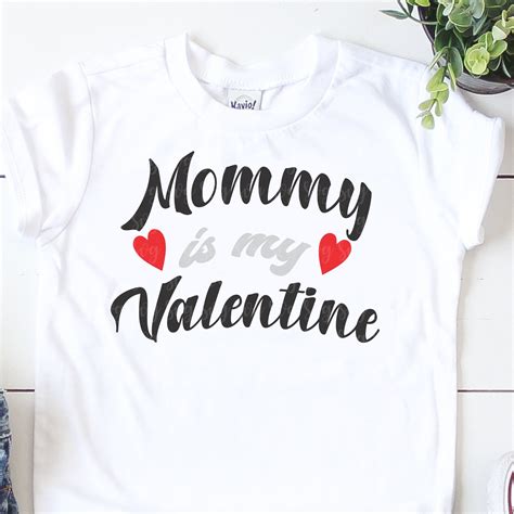 I heart hot moms svg. heart Valentine svg,my mommy Valentine svg,mom is my ...
