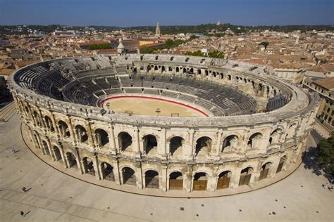 Built around ad 70, it was remodelled in 1863 to serve as a bullring. Arènes De Nîmes à Nîmes - Gîtes de France Gard