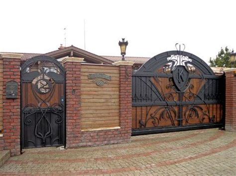 40 Spectacular Front Gate Ideas And Designs Aluminum Driveway Gates